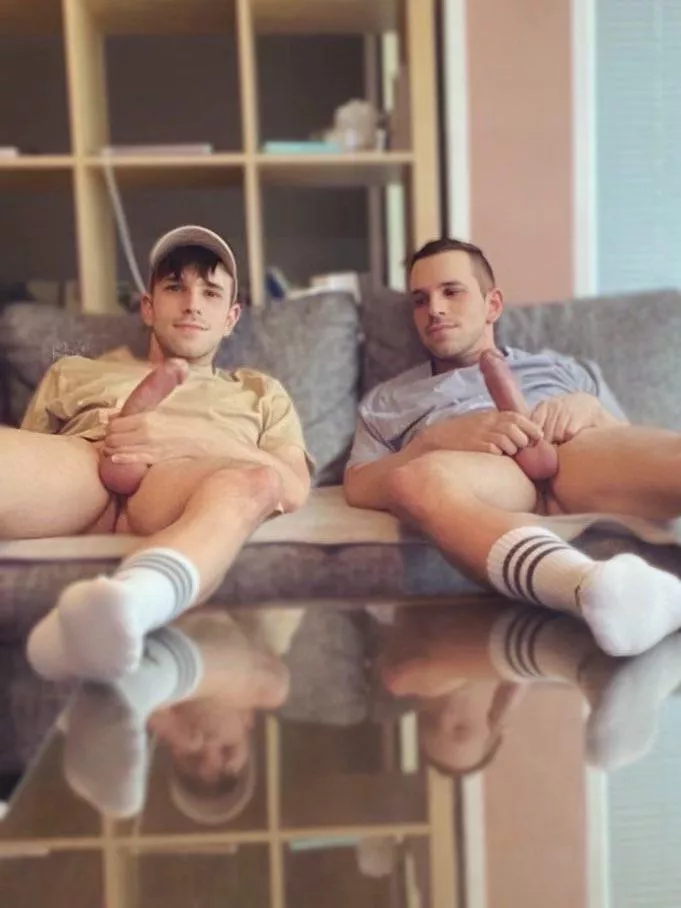 Comparing dick size with my brother. 