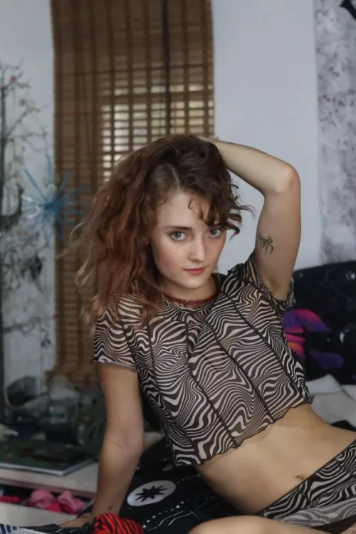 Crop top, showing just enough. [F18]