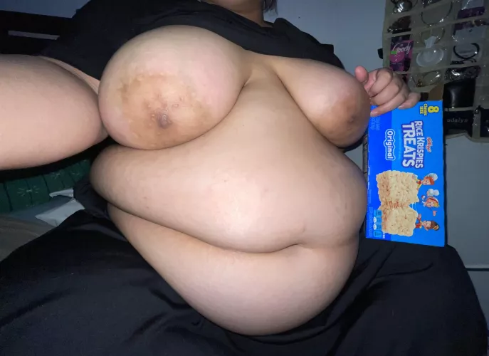 Favorite thing to snack on 😋 