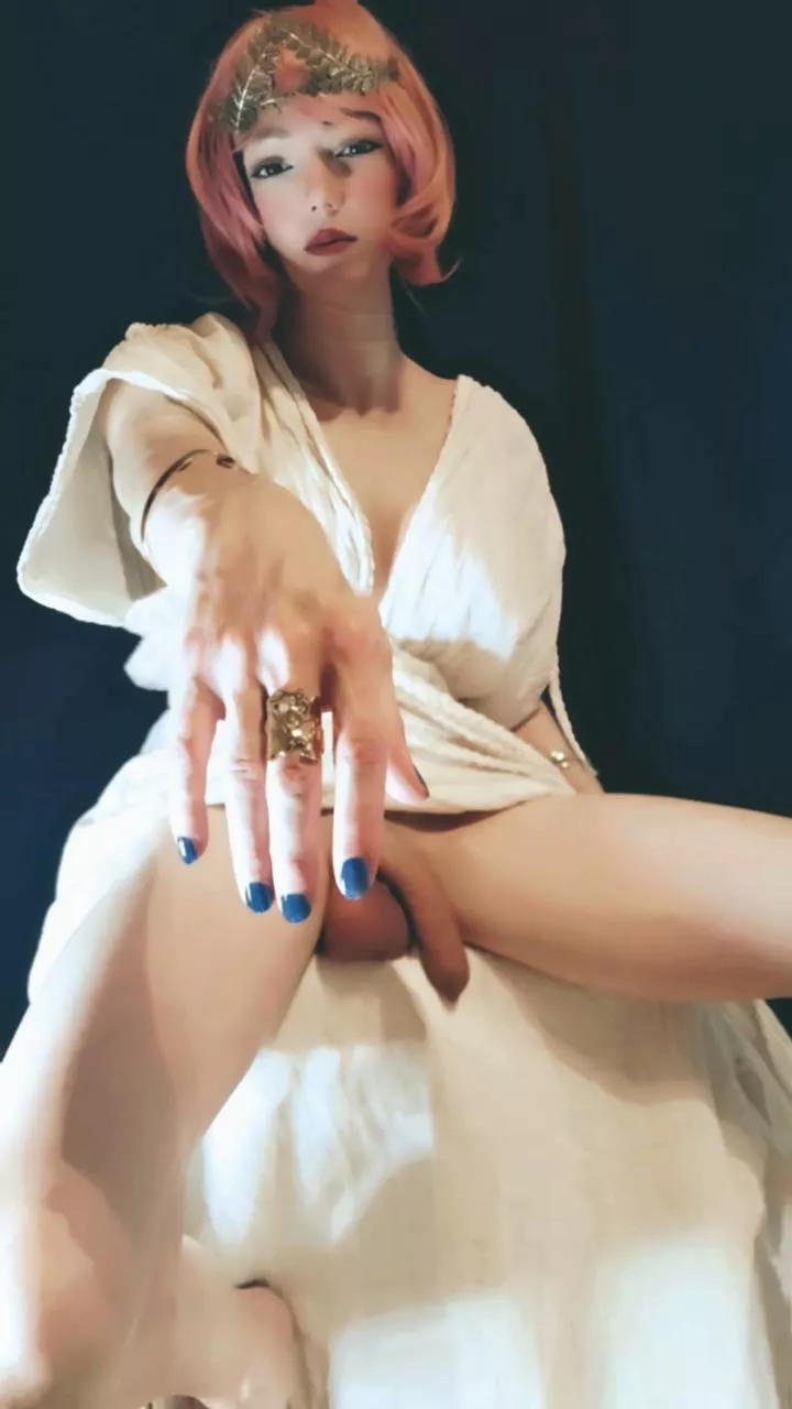 Kiss my ring, peasant 💋💍