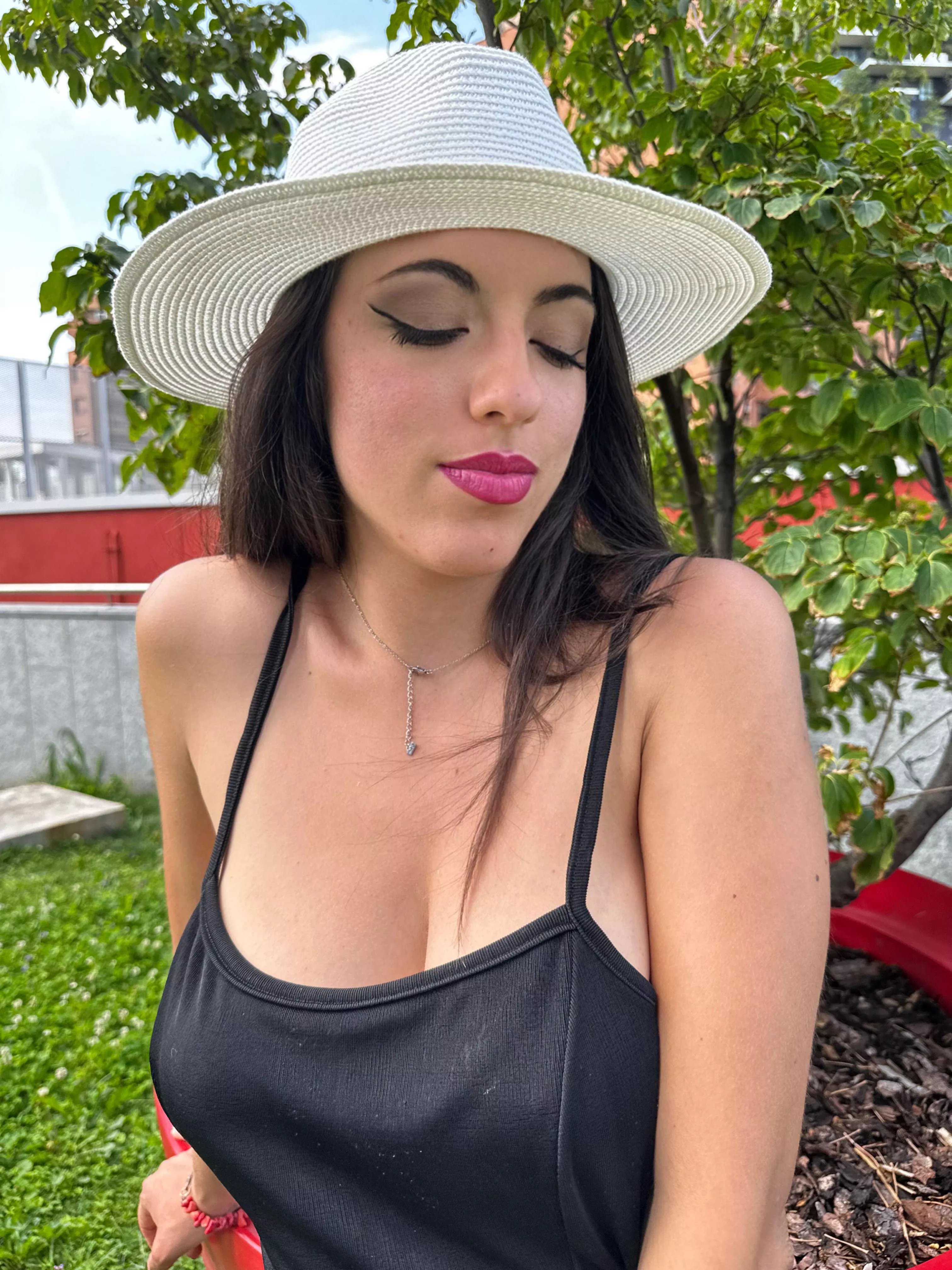 Never vulgar, classy and sassy [F19]