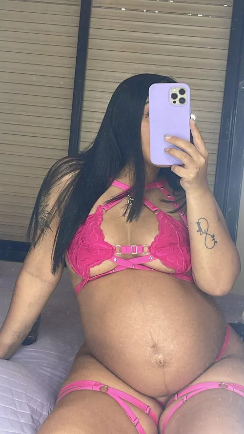 A kiss or a caress on this belly before resting wouldn't be bad