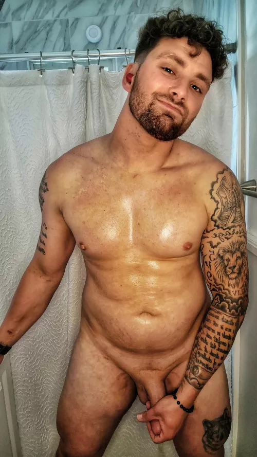 Gotta love oiled up abs 