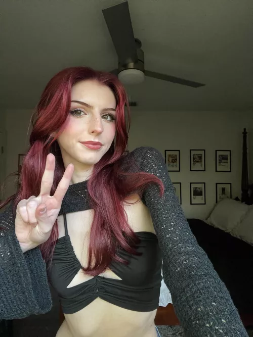 hope you’re a fan of black crop tops