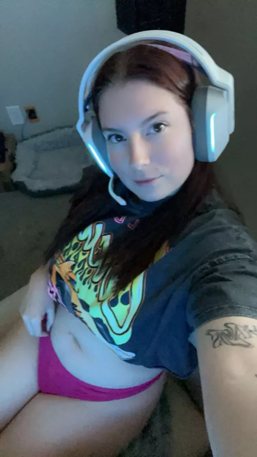 How would you keep me distracted while playing?