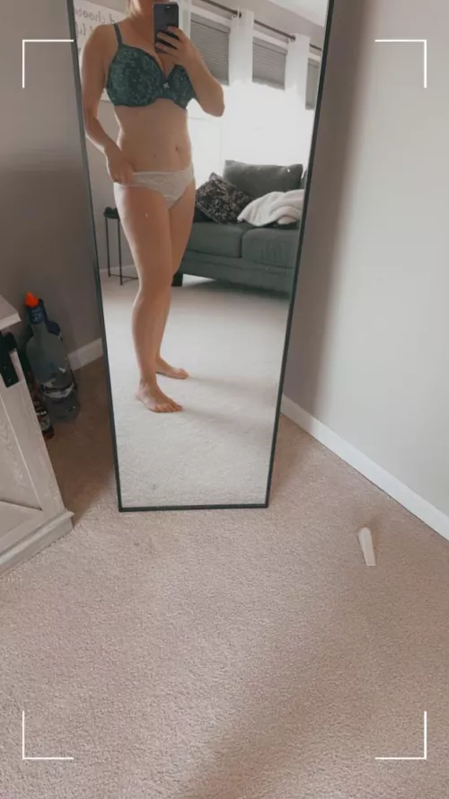 Hubby is bringing his golf friend back. Think I’ll dress like this