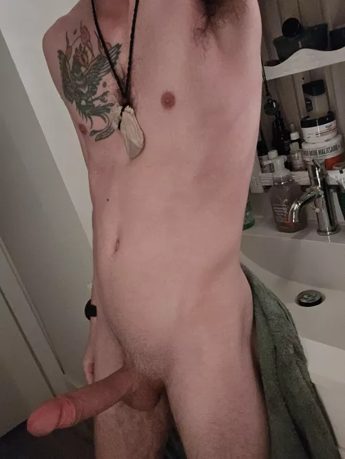 I wonder if anyone here will recognize me. Do you know me? 