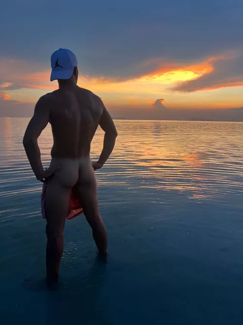 I'd like to be spanked right now.🤭