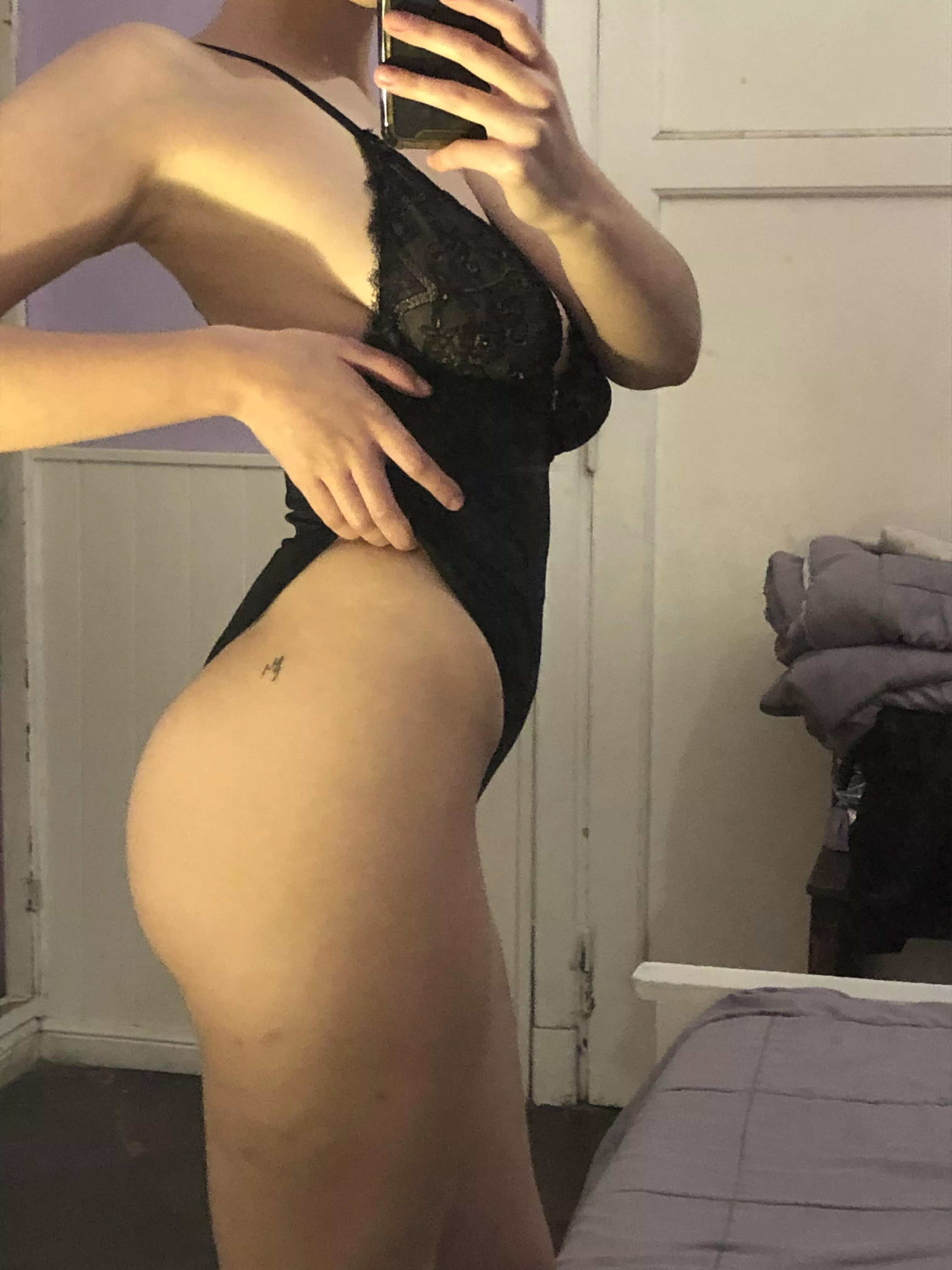 i'm the kind of girl who takes her panties off when she wants to fuck