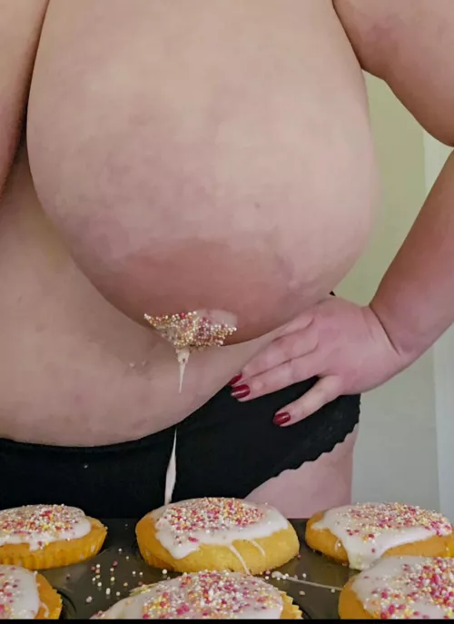 Pick a treat - cake or tit