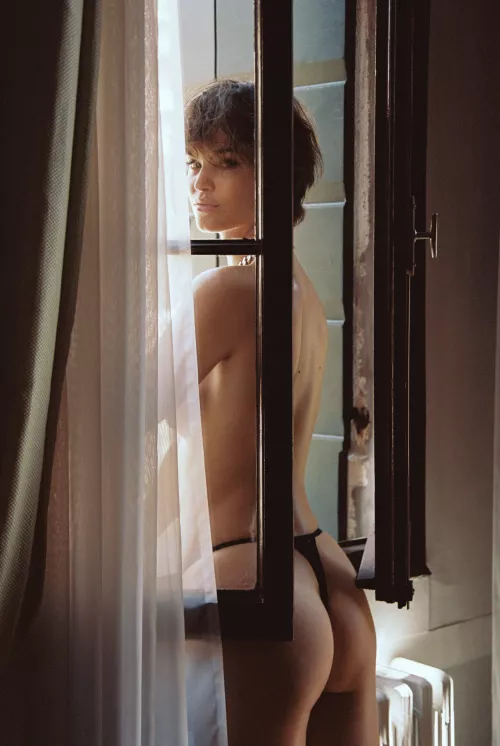 Robin Holzken by Cameron Hammond 