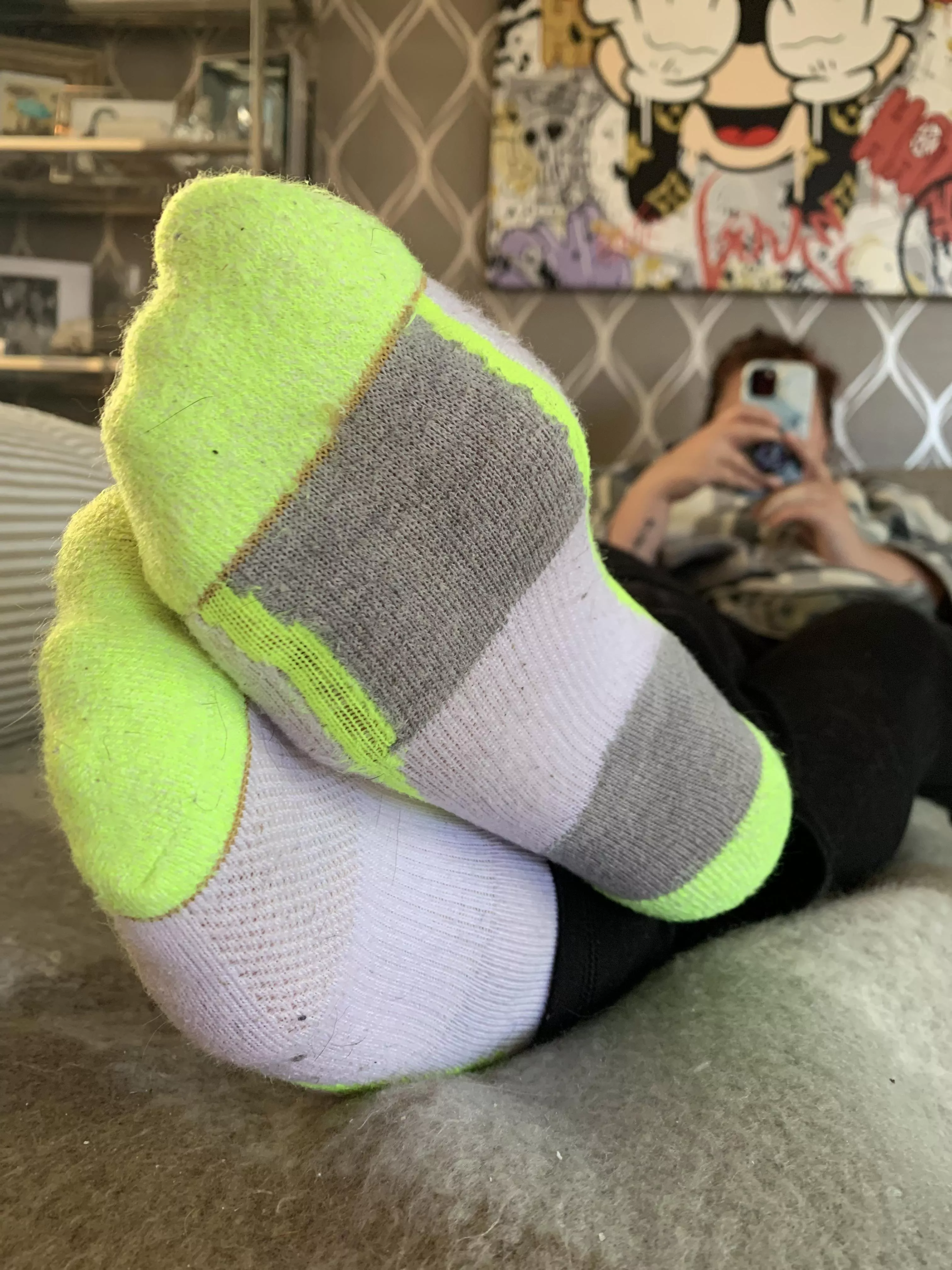 [Selling] Come over here and submit to the stink embedded in my socks 👃🏻🧦