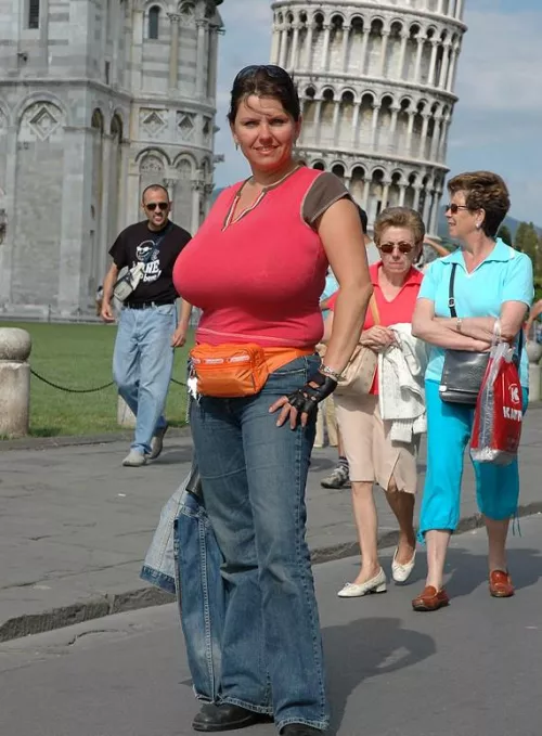 The reason is the breasts prominences of the very pretty Milena ......