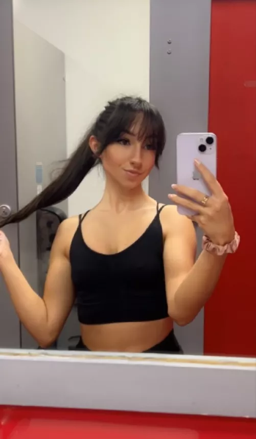 gym hottie @jessxoxo on Instagram