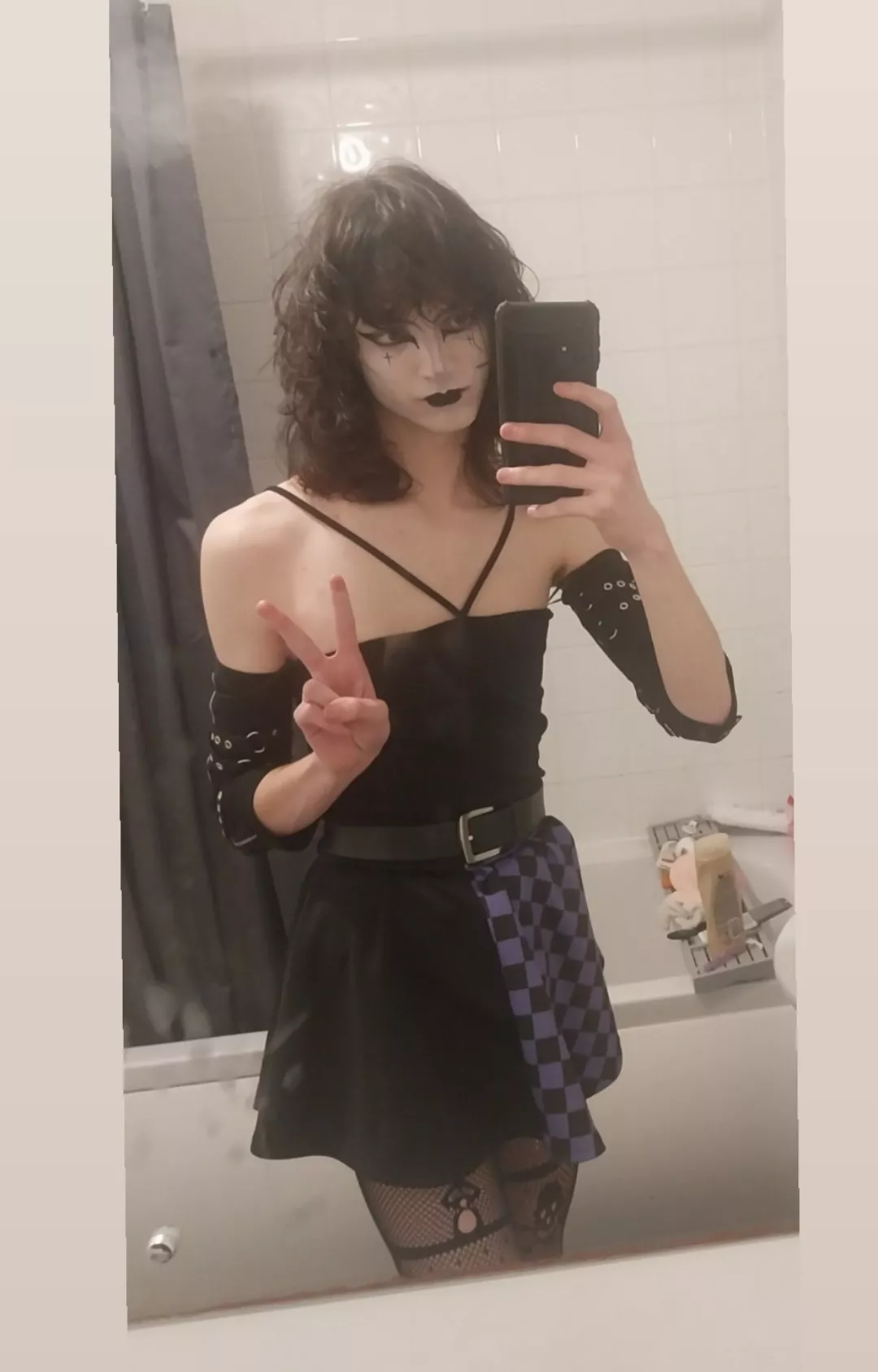 I need more clothes fr :3