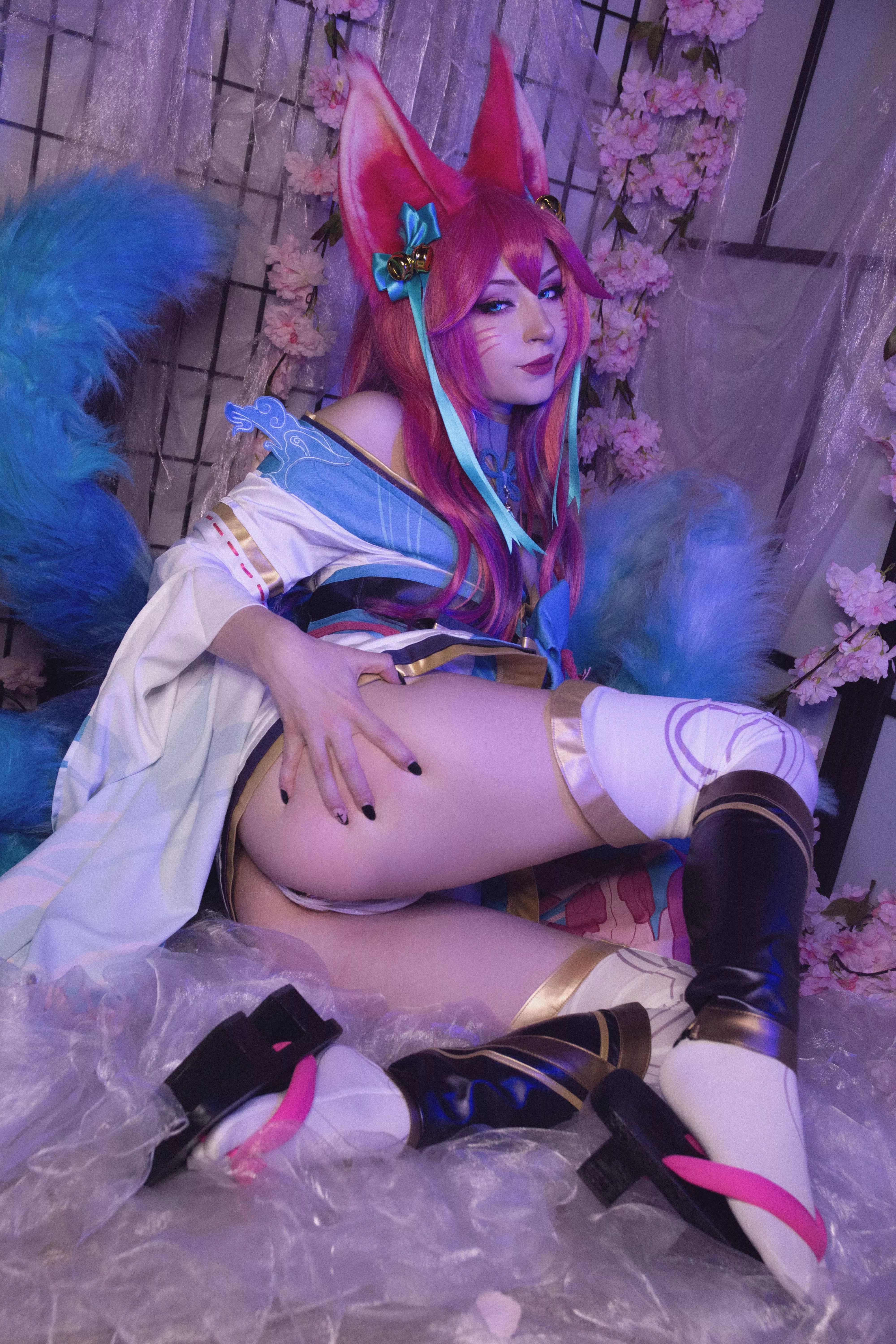 My Ahri booty cosplay (Shiroktsne)
