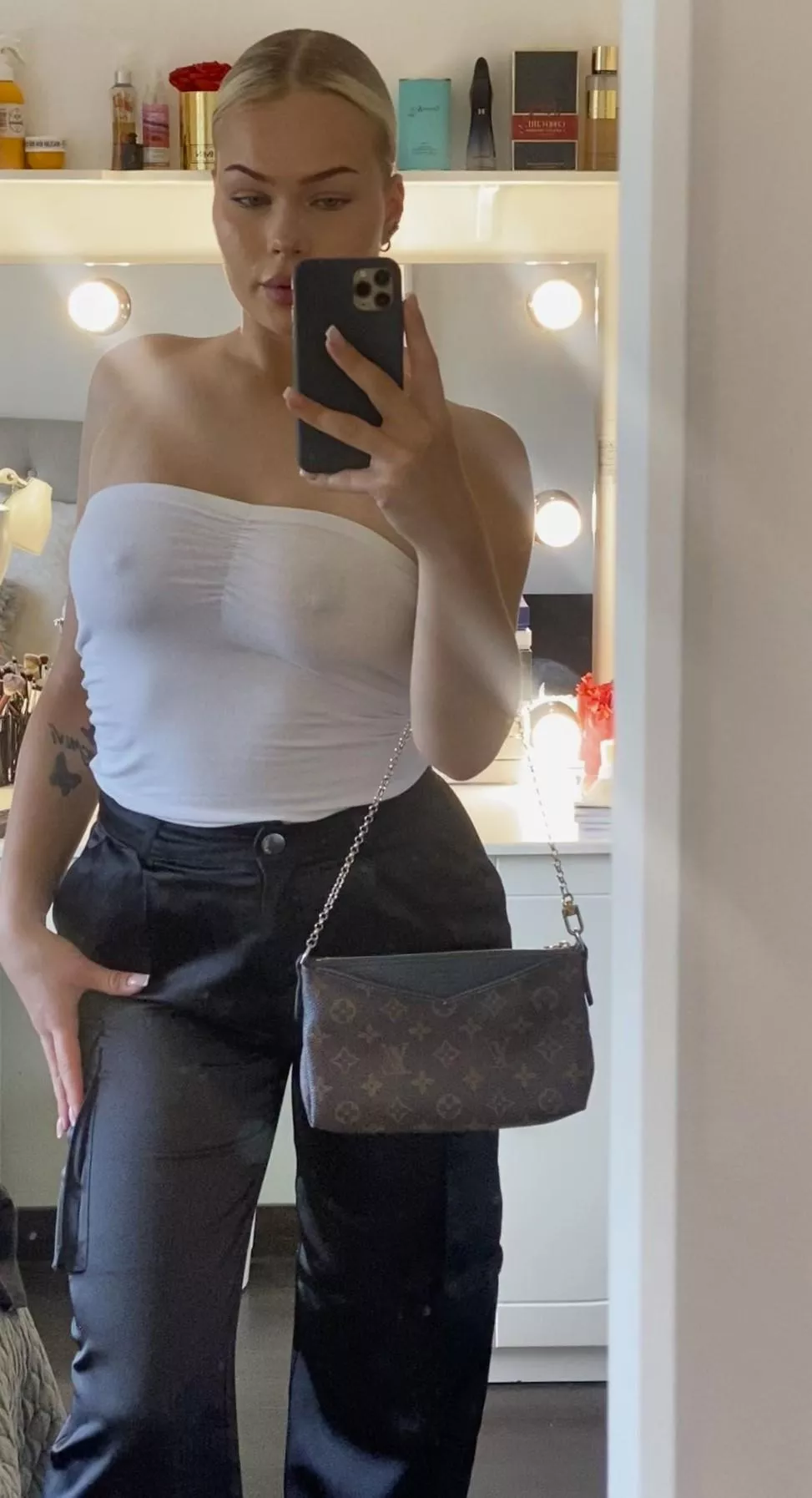 No bra for school drop off this morning