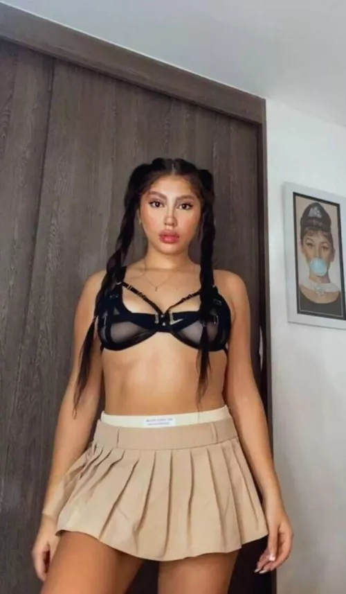 Petite and patiently waiting to get creampied ;P