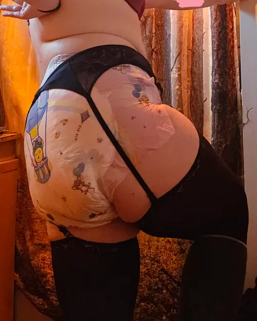 Wearing lingerie over my dips feels so nice x3 