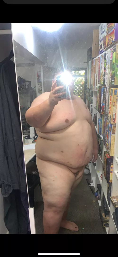 Big straight aussie guy fresh out of shower, dms open