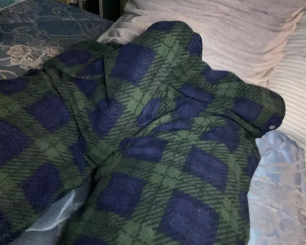 Decent bulge for a teen(19)?