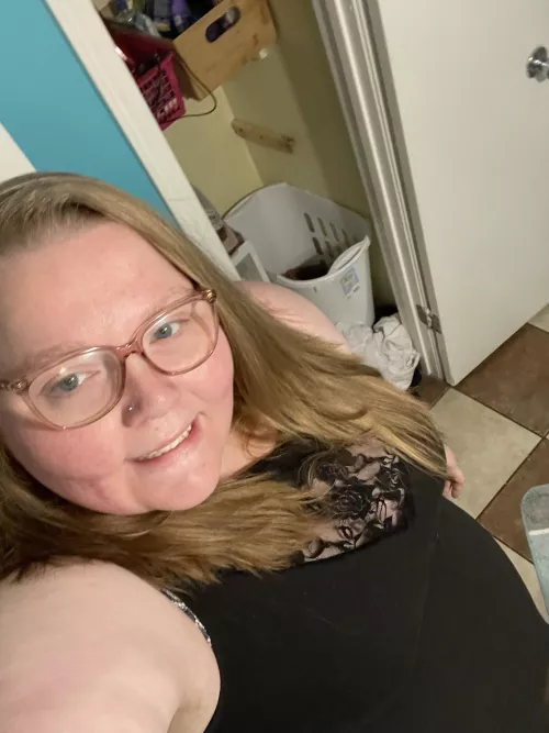 Pretty eyes and thick thighs❤️❤️