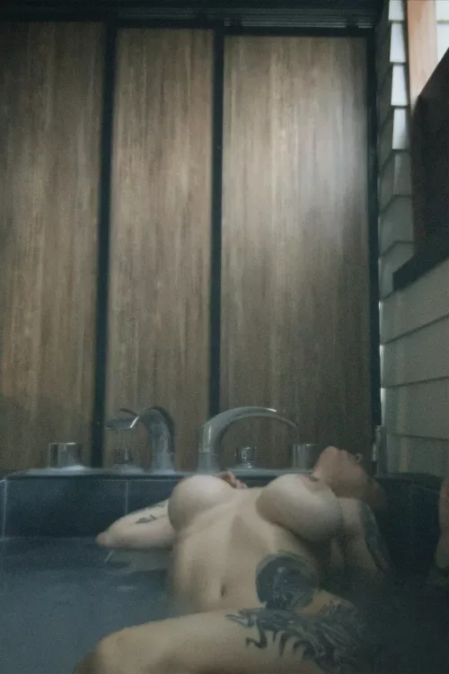 The naked goddess of love