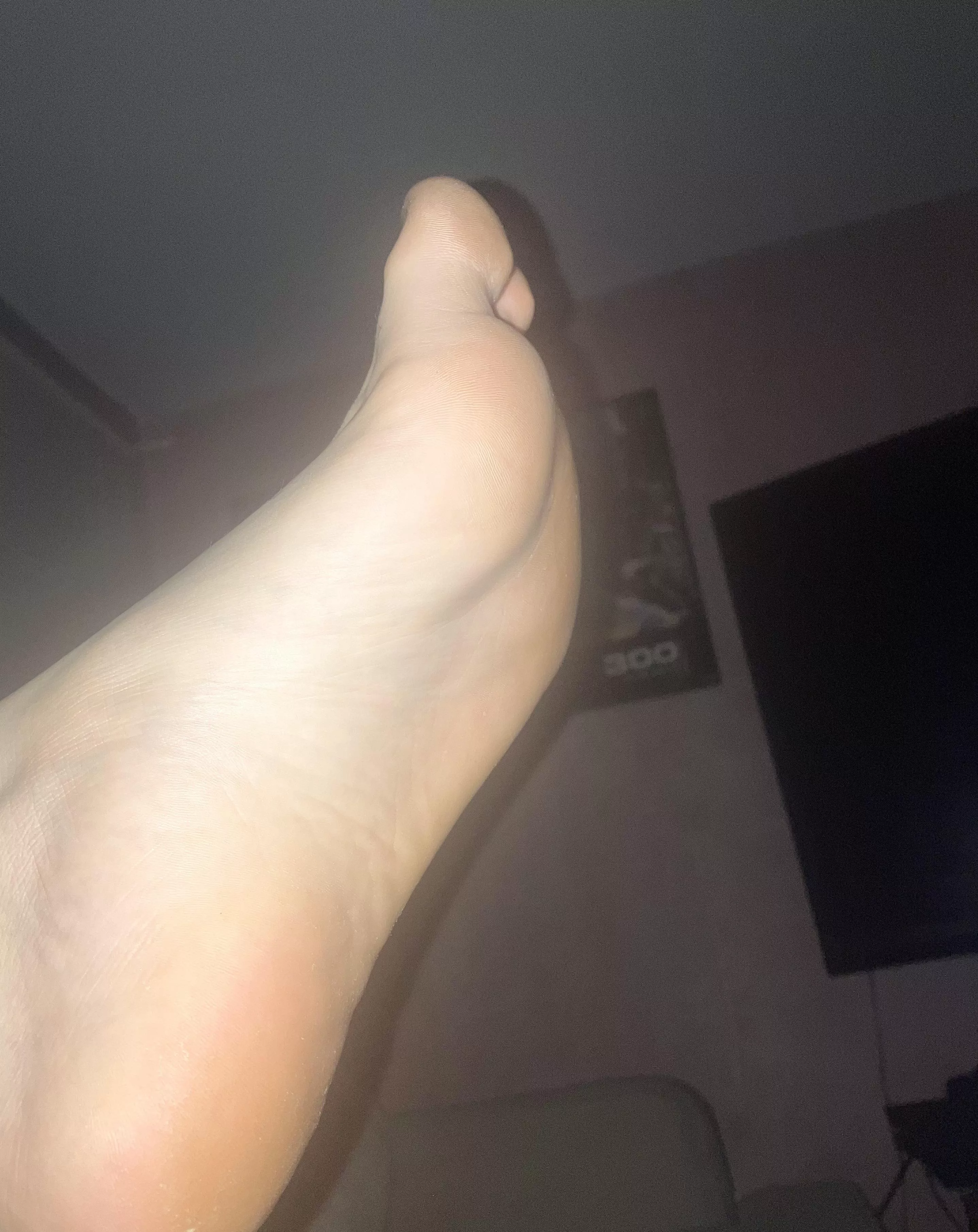 Was dancing at the club they stink and there sweaty 💃🏽