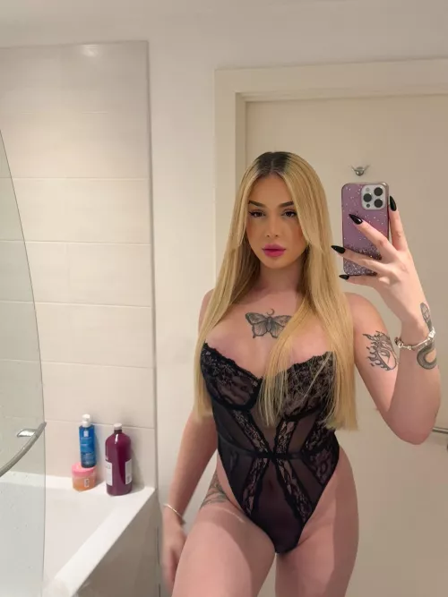 Would you say yes being topped by a transgirl prettier than Kylie Jenner? 🙈