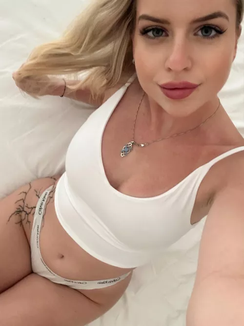 19 y/o and all natural can i be your fuckbuddy