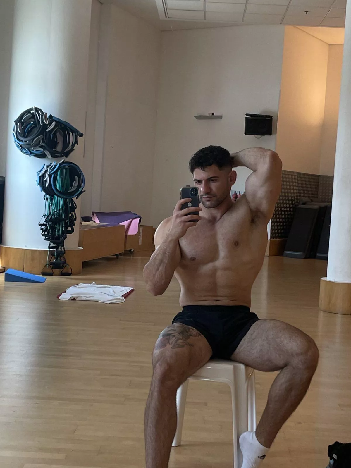 (25) We've got the whole place for ourselves, what's the first thing we've done?