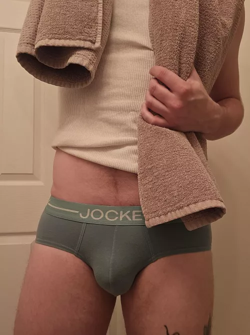 Bro, get out of the bathroom, I need to shower! 