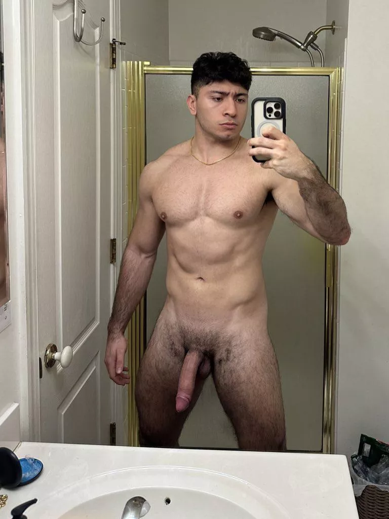 Create your own fable. Be your own hero. 📖🤝🤴🏻