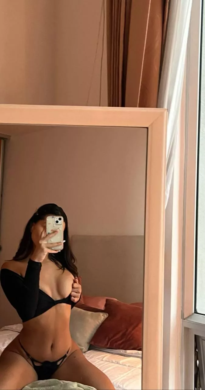 i am your new favorite pale latina baby, wanna have some fun?