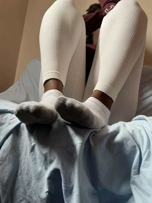 I feel like my feet look pretty good don't ya agree