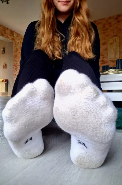 I know you guys go crazy for white socks (f)
