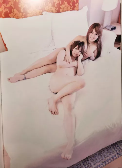Iyo Sky and Mayu Iwatani 