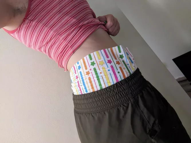 Peaking over shorts lmao