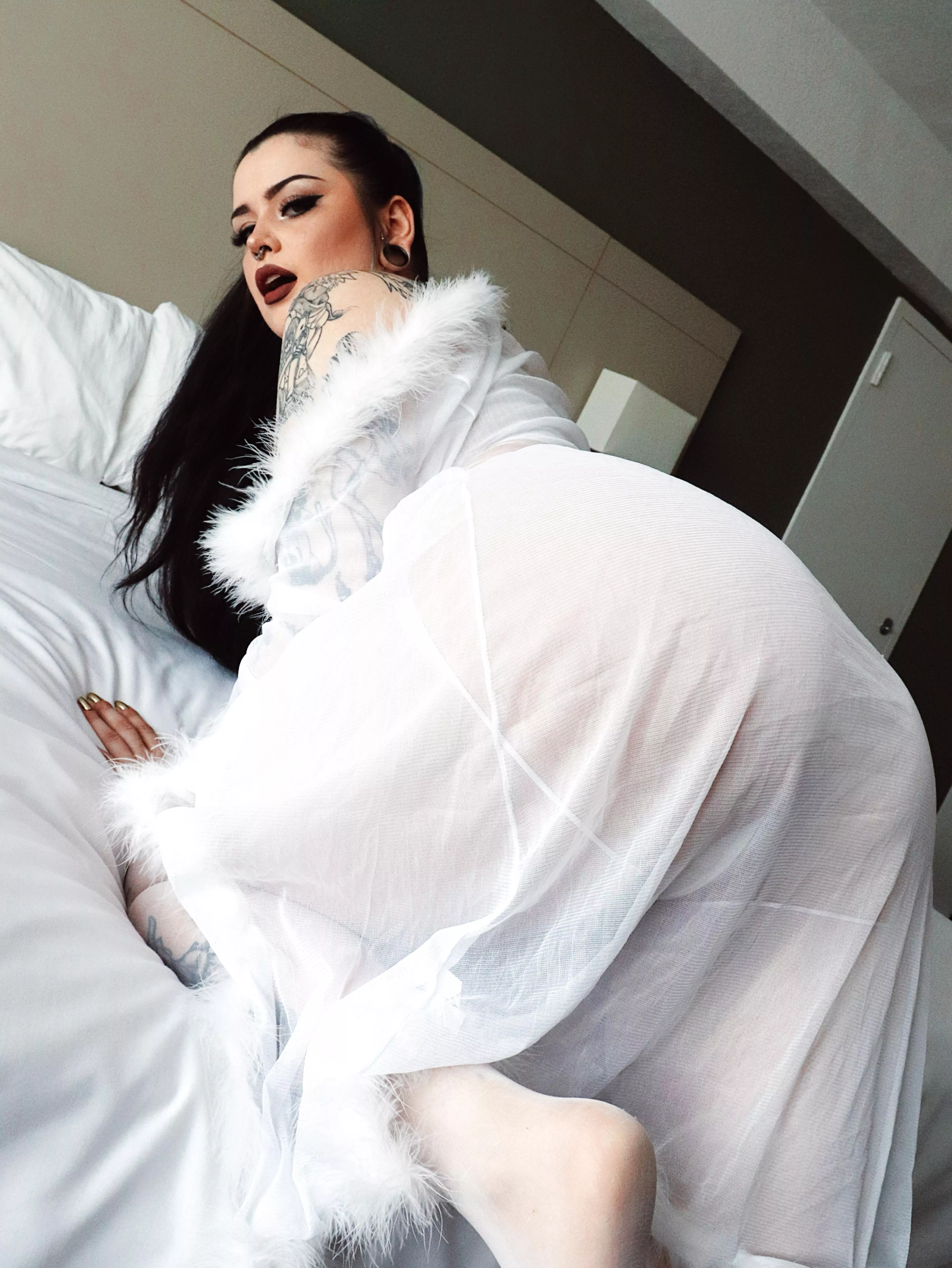 This chubby girl looks so sexy with lingerie on