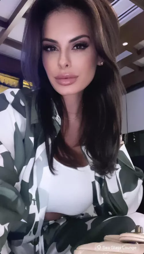 Wendy in the Bahamas. From IG stores