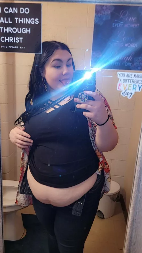 Workplace bathroom break😉