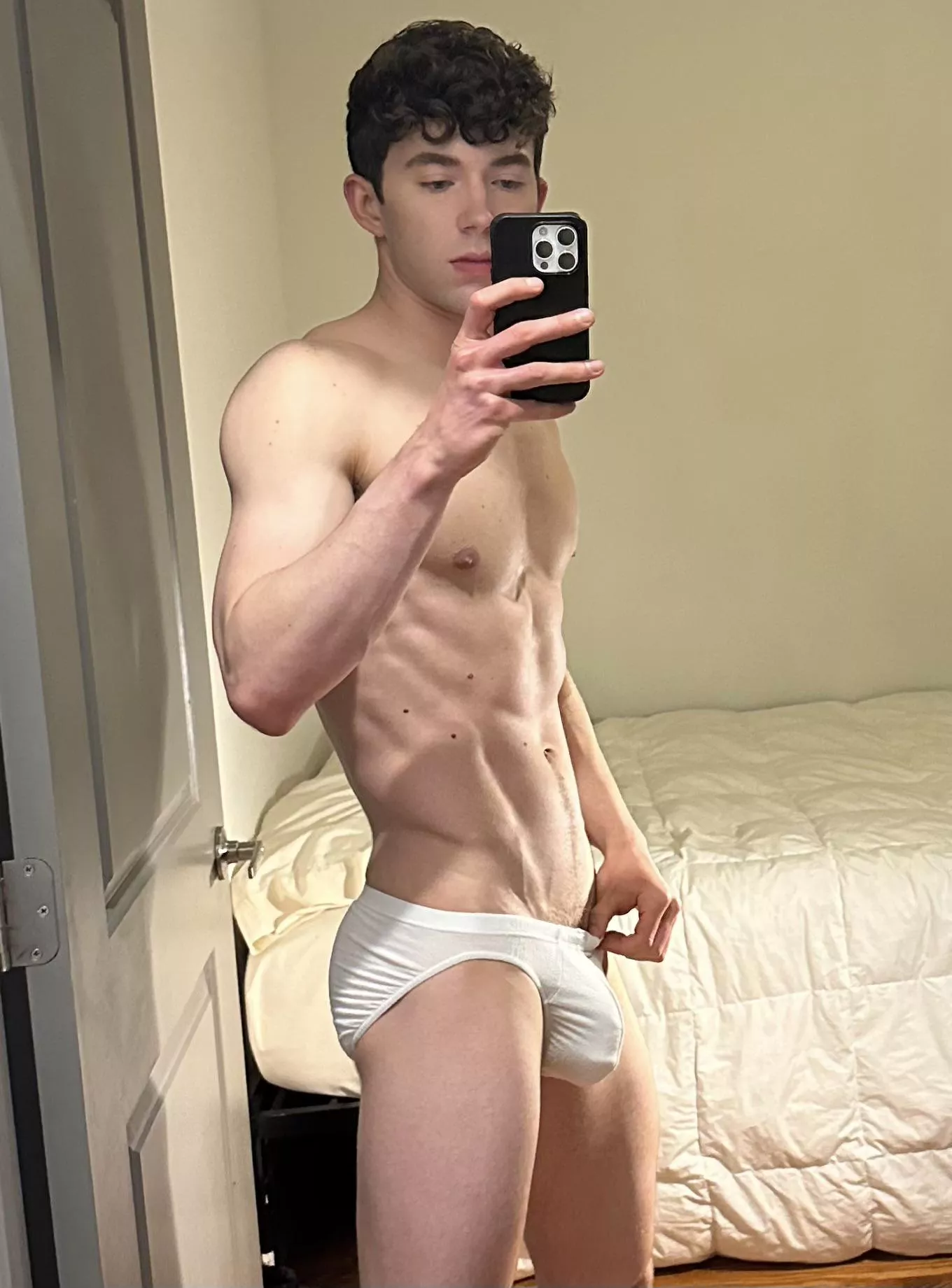 Come put your face in my bulge