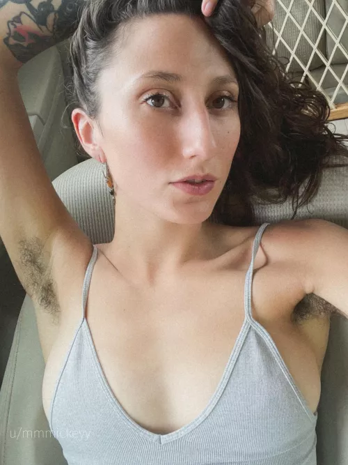 do you notice the armpits first ??