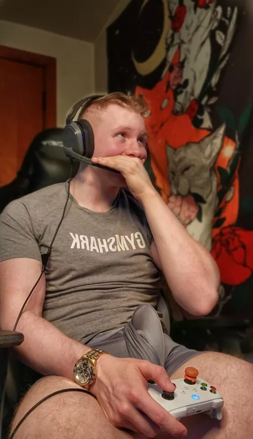 I just got home from my morning gym session, who wants to get under my desk while I game with my bros and see if they can keep me from moaning on the mic? 