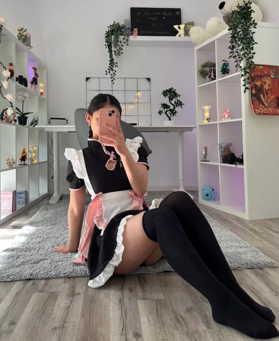 I’ll be your maid today 👉🏻👈🏻