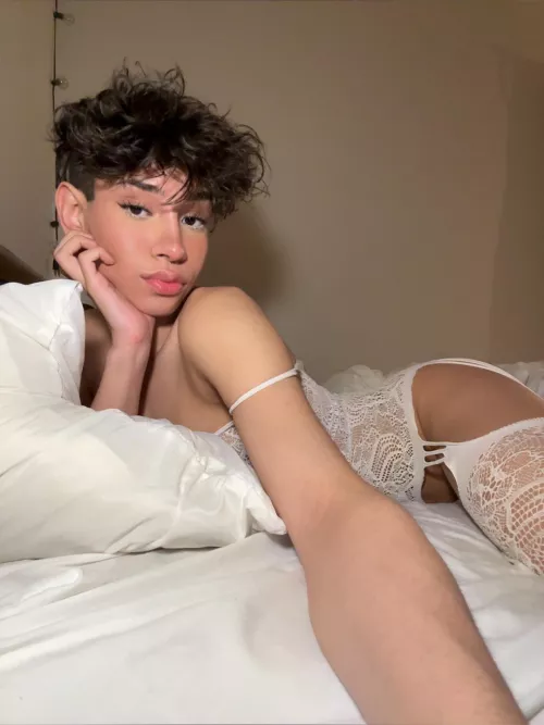 kiss or breed only one 🤭