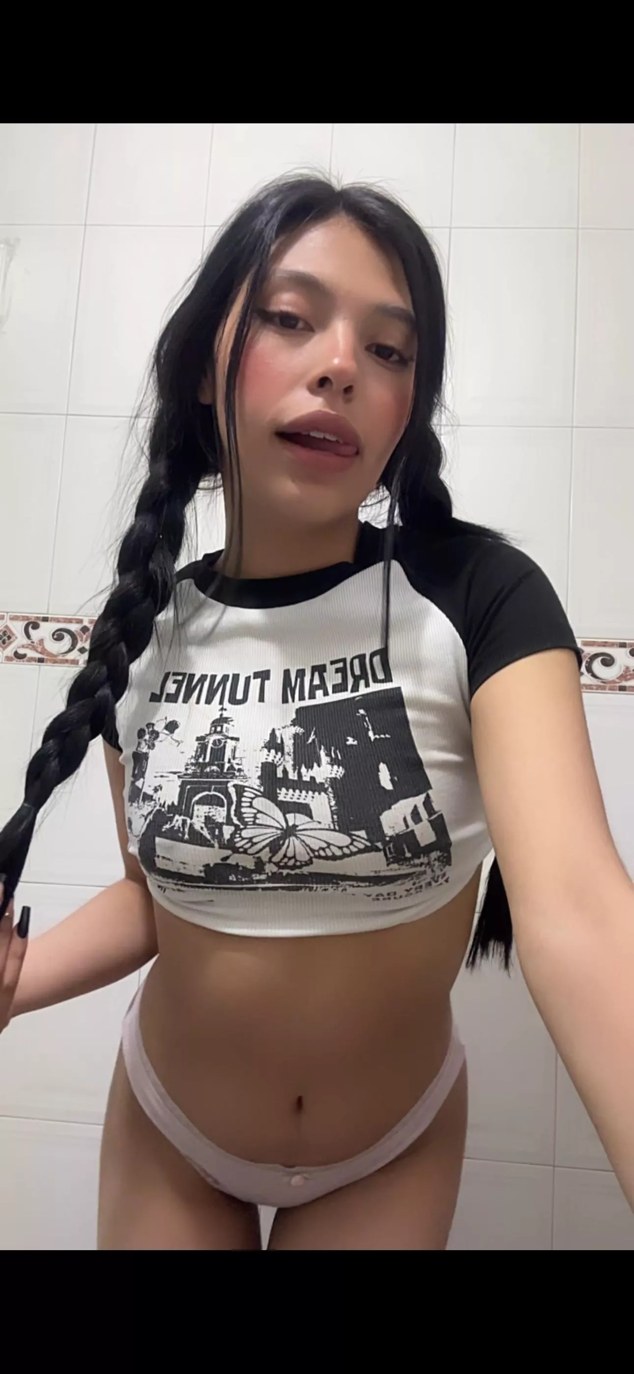 [missesmeralda] hi I’m back online today