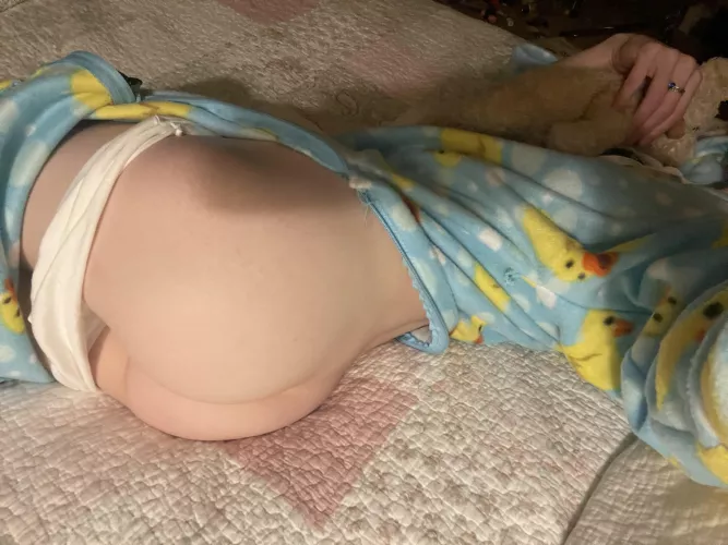 My cute little butt loves these kind of pajamas :)