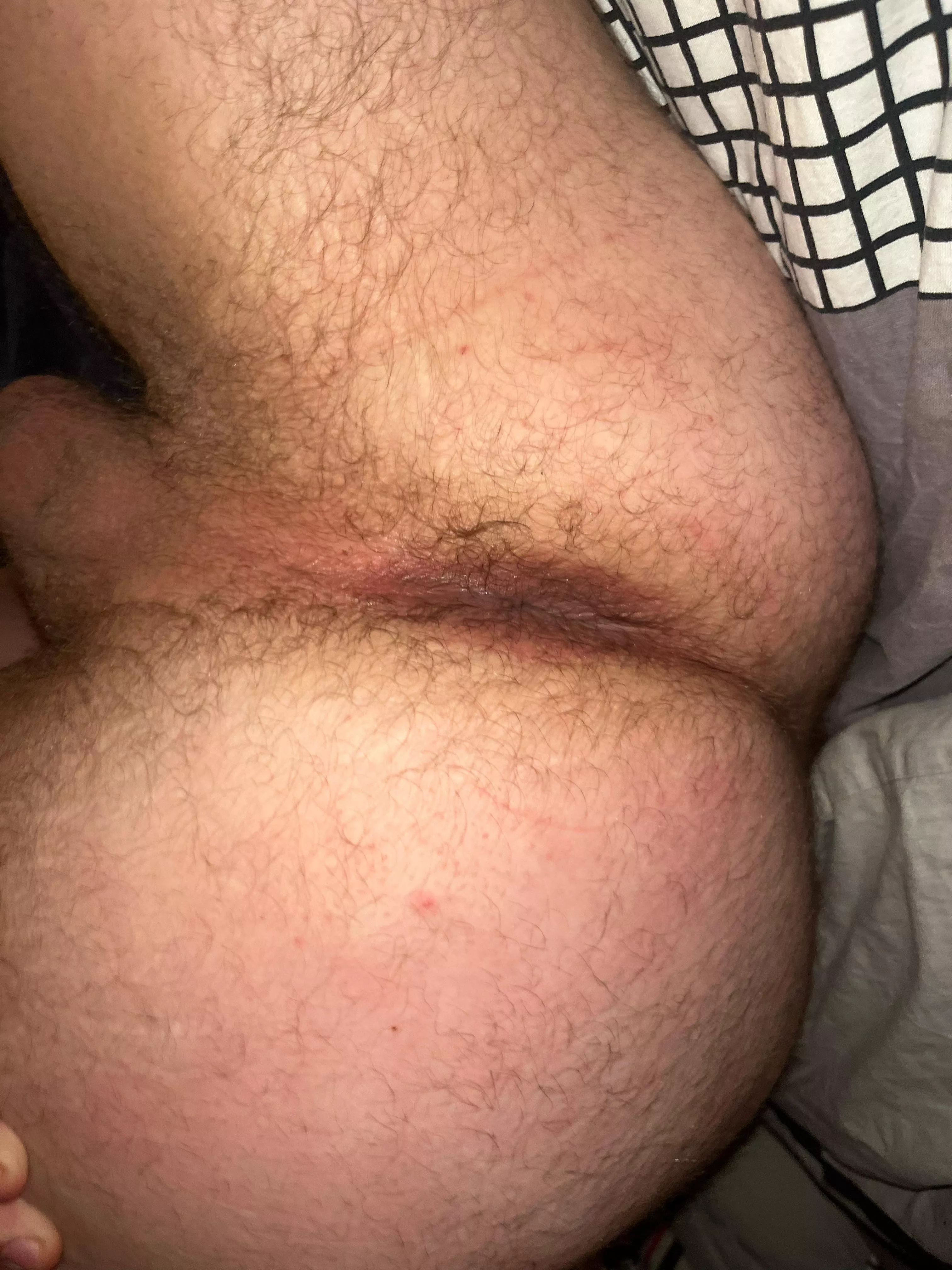 Rate my virgin ass in DMs ;)