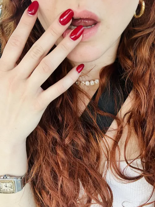 Write down how your imagination would continue the scene